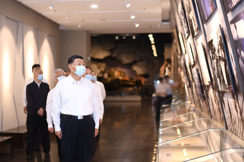 2022年8月16日至17日，中共中央總書記、國家主席、中央軍委主席習(xí)近平在遼寧考察。這是16日下午，習(xí)近平在錦州市考察遼沈戰(zhàn)役紀(jì)念館。 新華社記者 燕雁 攝