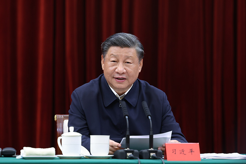 2023年10月12日下午，中共中央總書記、國家主席、中央軍委主席習(xí)近平在江西省南昌市主持召開進(jìn)一步推動(dòng)長江經(jīng)濟(jì)帶高質(zhì)量發(fā)展座談會(huì)并發(fā)表重要講話。新華社記者 鞠鵬 攝