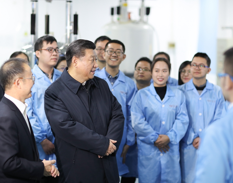 2019年1月17日，習(xí)近平在天津南開大學(xué)元素有機(jī)化學(xué)國家重點(diǎn)實(shí)驗(yàn)室同師生親切交流。